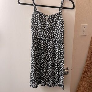 Black daisy graphic dress